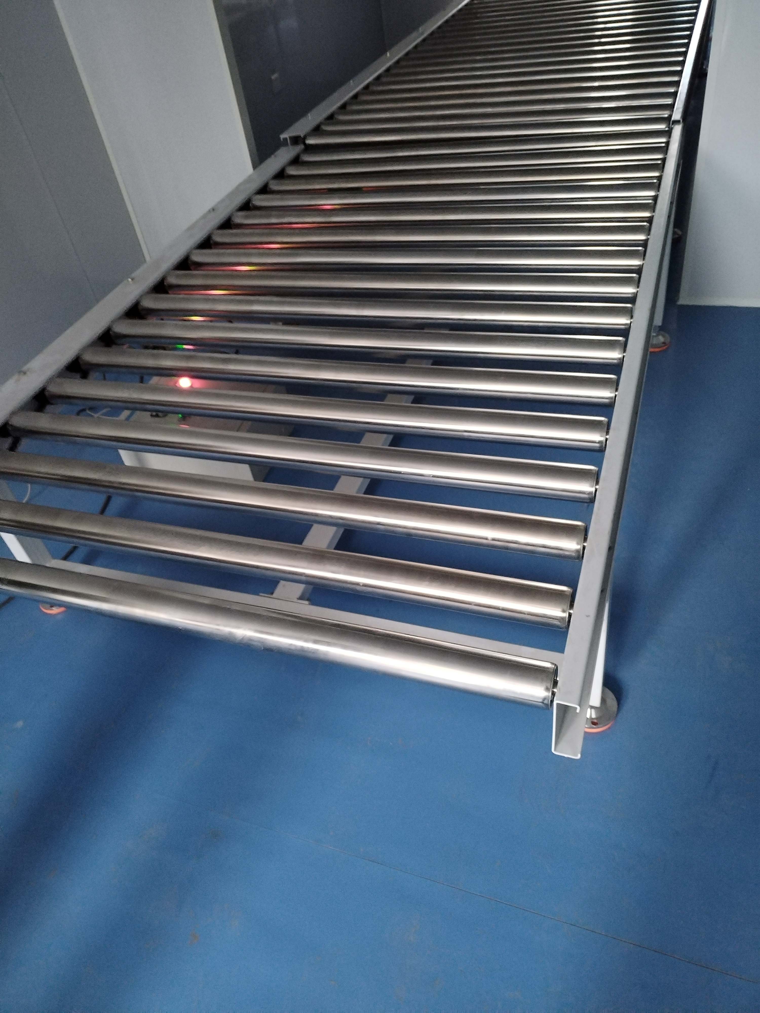 滾筒輸送機特點，青島樂途行工業設備有限公司