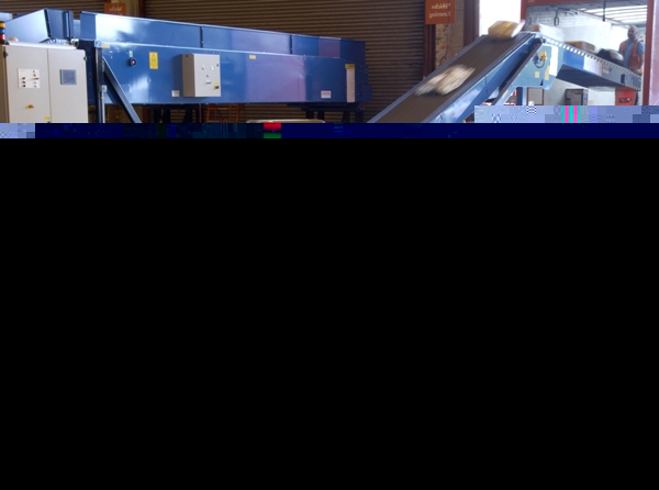 伸縮滾筒輸送機(jī)裝車